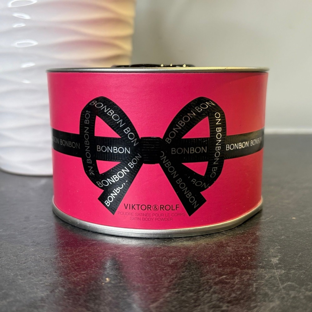 Viktor & Rolf Bonbon Satin Body Powder 3.53 oz w Puff Broken Seal